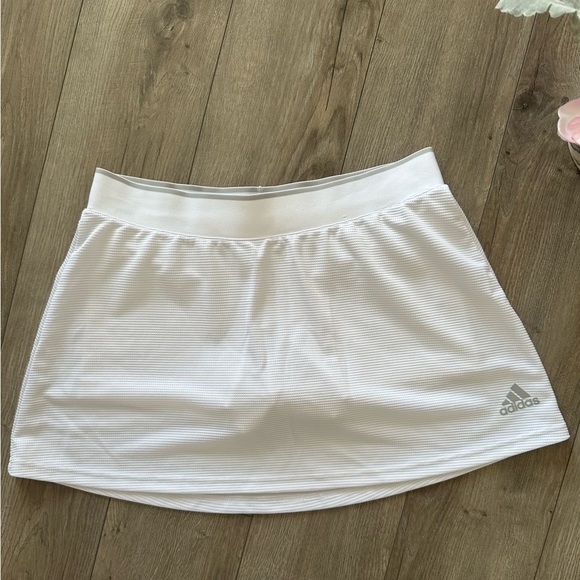 ADIDAS WHITE TENNIS SKIRT/SKORT | SZ M‎ - Picture 3 of 5